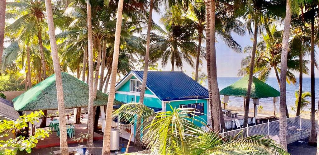 Balayan House | BALAYAN Beach House w/ Dipping Pool & Jacuzzi
