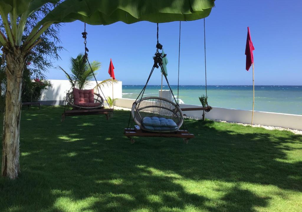 Dimiao Villa | BambooBeachVilla1 AC New OCEANFRONT POOL sunsetview garden kitchen SATELLITE STARLINK WI-FI