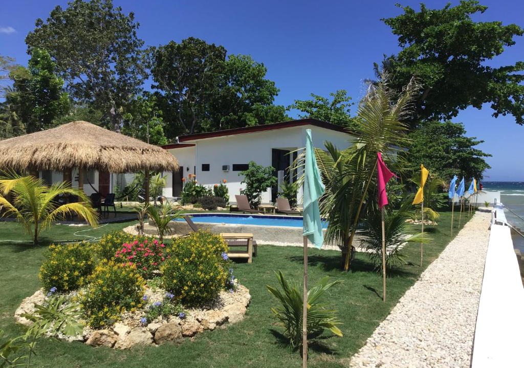 Dimiao Villa | BambooBeachVilla2 AC NEW OCEANFRONT POOL sunsetview garden kitchen SATELLITE STARLINK WI-FI