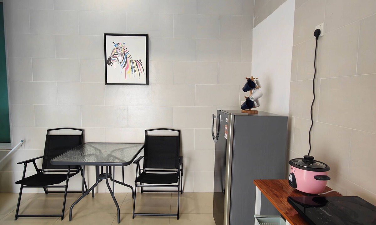 Downtown George Town House | Barnett Georgetown Near Island Hospital Room 2