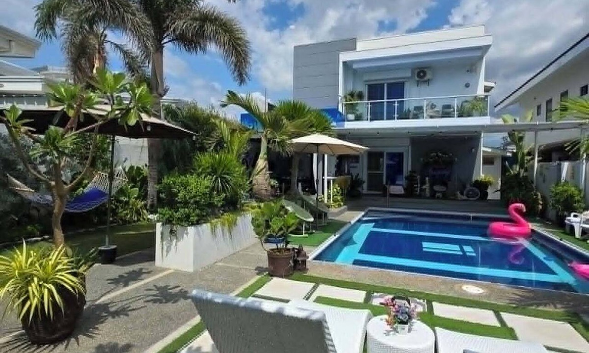 Bacnotan Villa | Baroro, Private Beach villa with pool