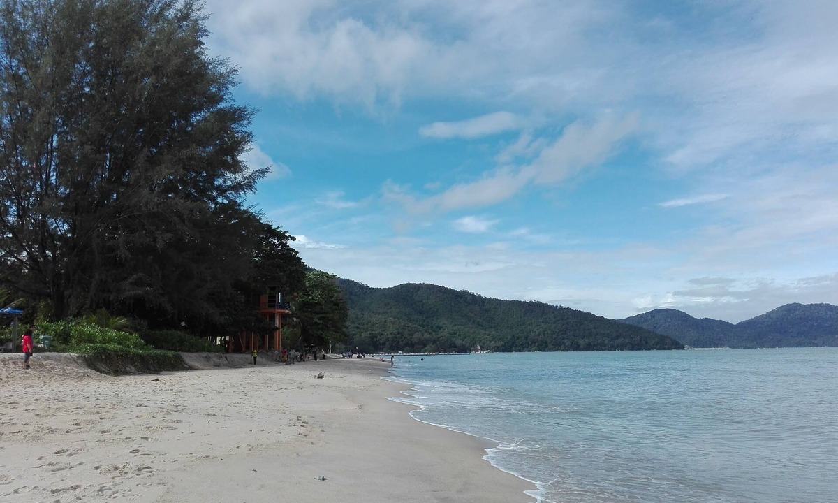 Batu Ferringhi Condo | Batu Ferringhi Cozy 2 BR Seaview condo