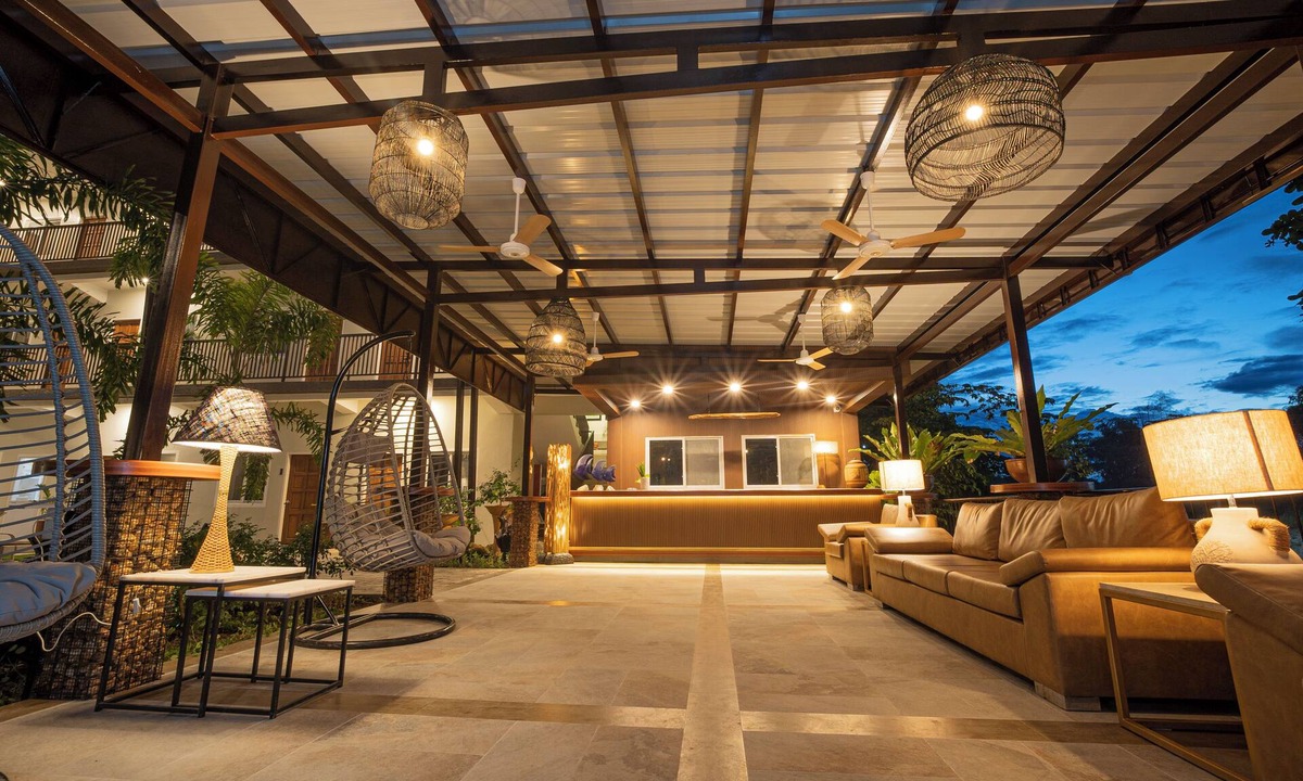 Totolan Hotel | BAYVIEW GARDEN RESORT