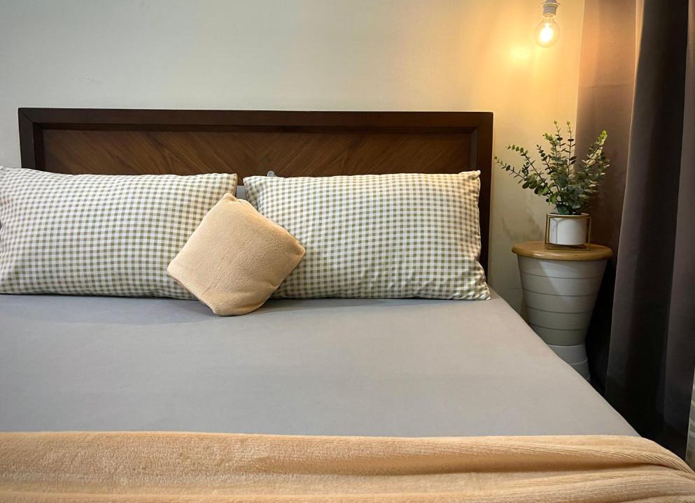 San Dionisio Apartment | Bea’s Transient (Condo Studio Room for 2!)