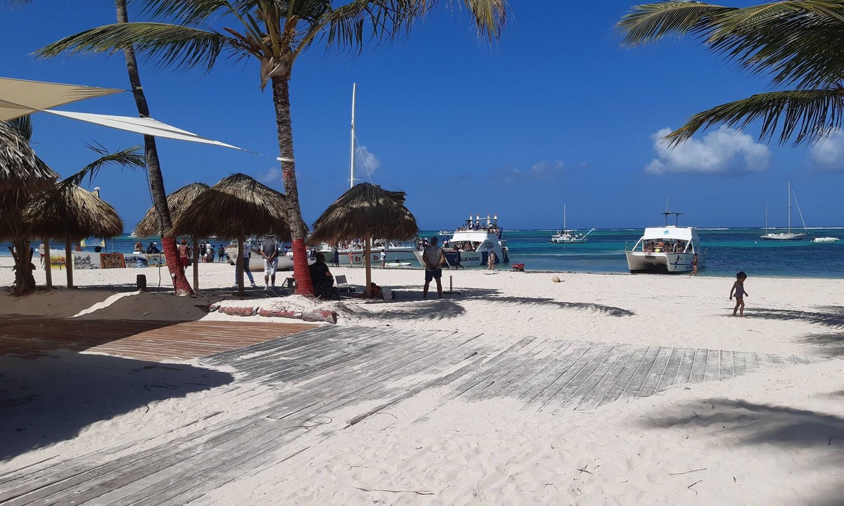 Playa Bibijagua Apartment | BEACH APARTMENT STEPS TO BAVARO BEACH, BIBIJAGUA