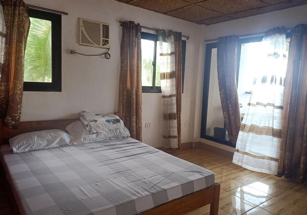 Puerto Galera Apartment | Beachfront Studio Apartment
