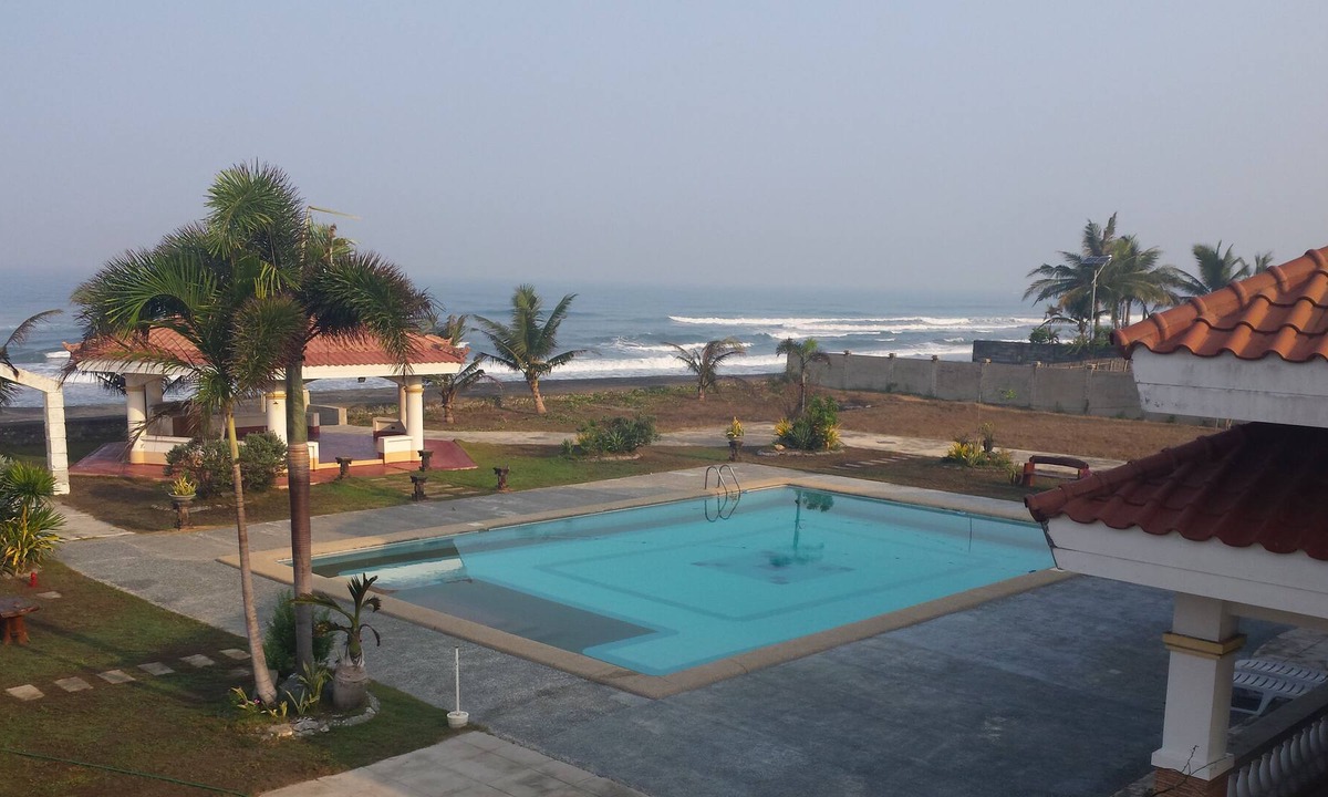 San Juan Villa | Beachfront Villa Victoria Resort 5 bedrooms, 3.5 bath,15 PAX