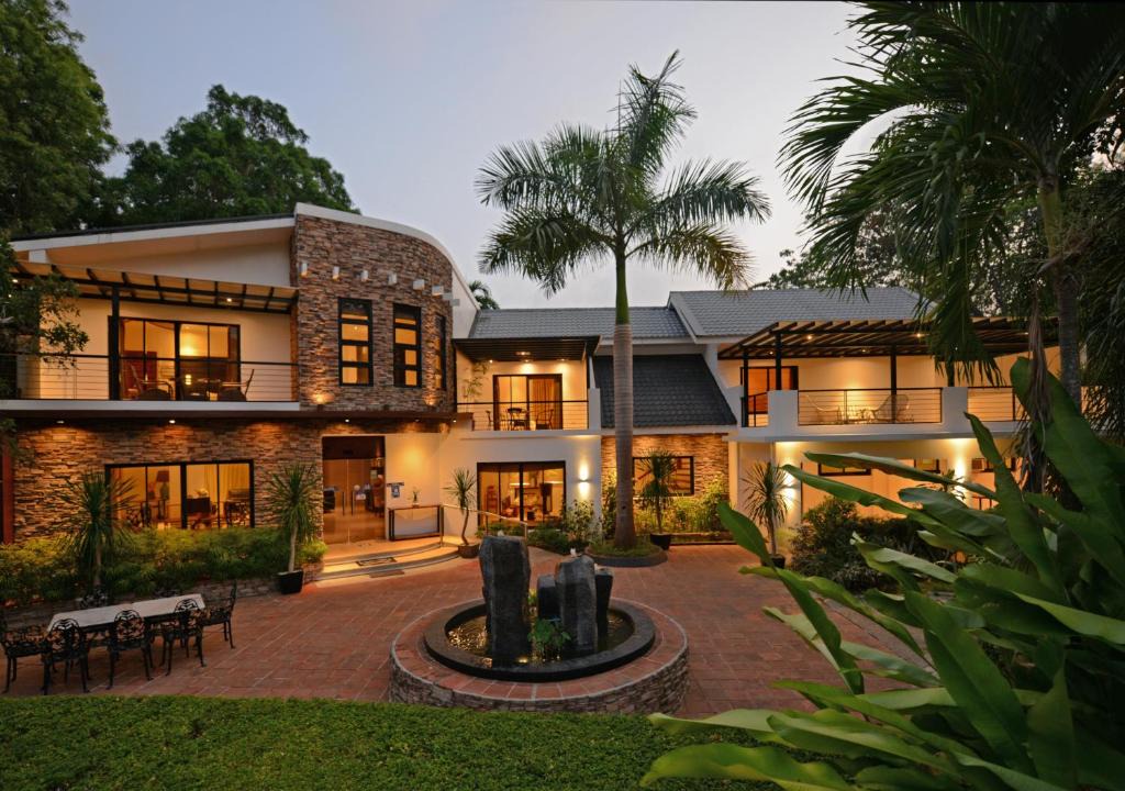 Paoay Hotel | Bellagio Hills Hotel and Restaurant