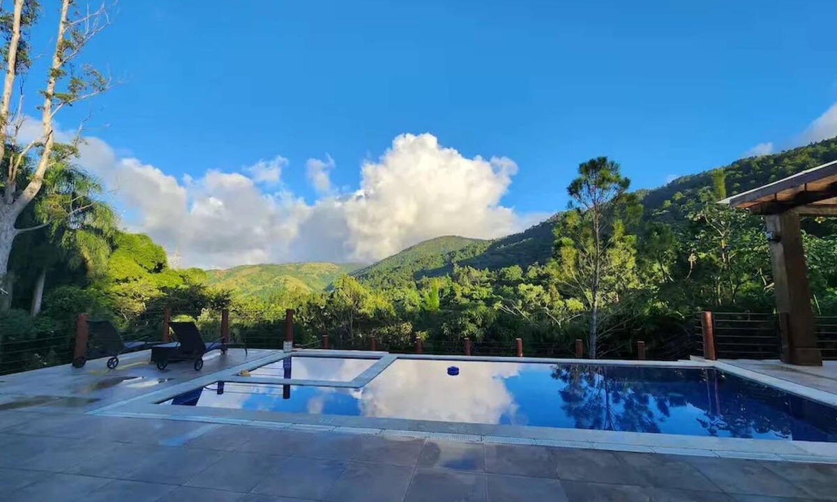 La Vega Province House | Bluebird Suite — Cozy double, mountain calm