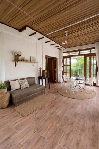 Lake Sebu House | Bob Nowong Home stay