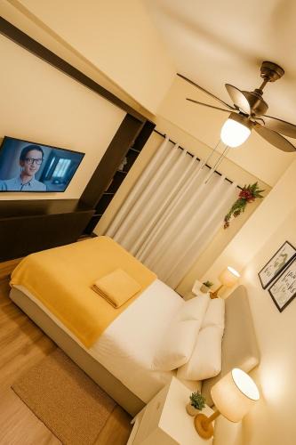 Baguio Apartment | BristleRidge Near JohnHay Fast Wi-Fi Balcony