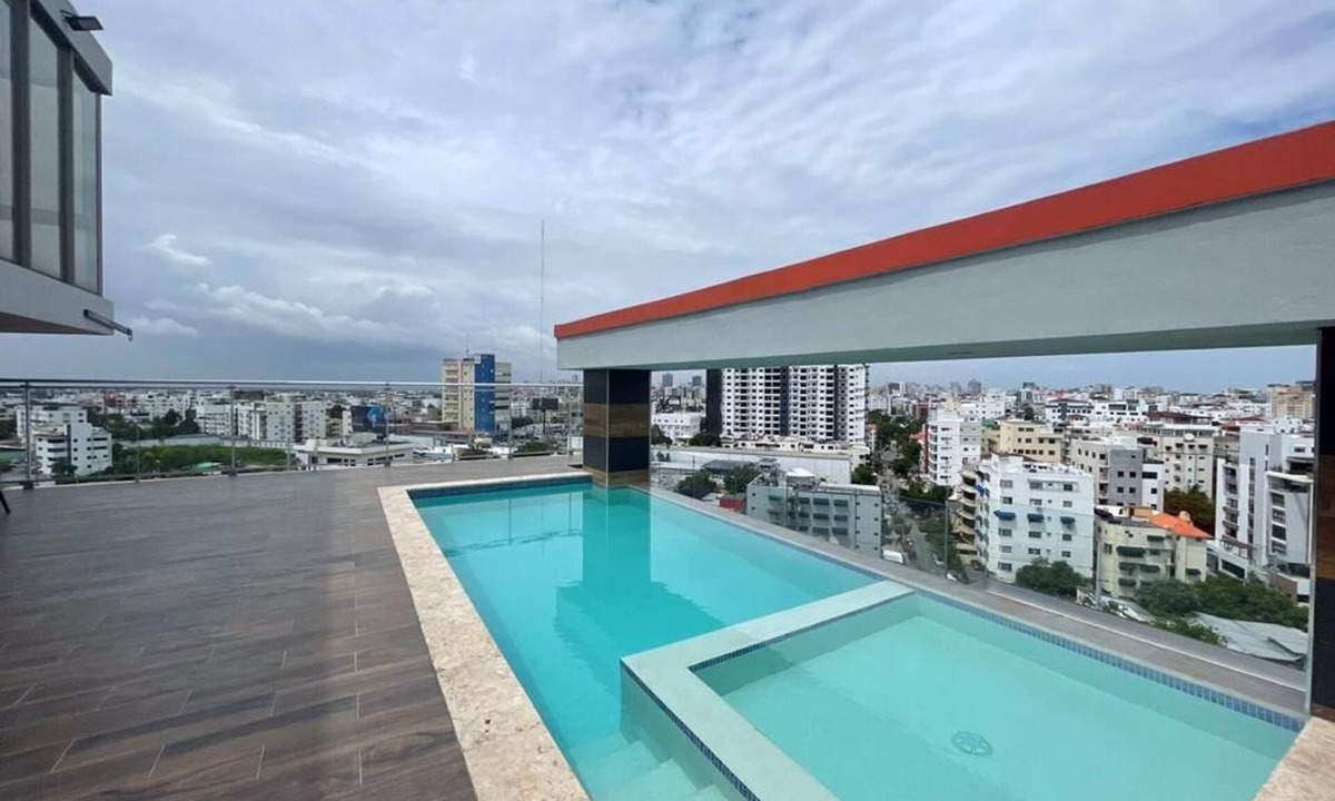 Renacimiento Apartment | Bueno, Bonito y Barato! Las 3 Bs estan aqui! A 2 cuadras del Downtown Center!