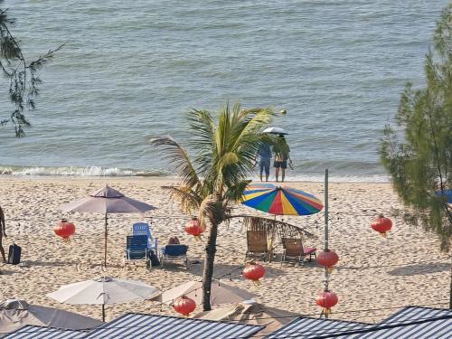 Batu Ferringhi Apartment | By The Sea Fully Seaview all rooms Beach front