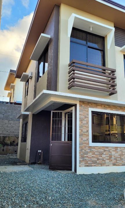 Amadeo House | Camilyn Home Stay