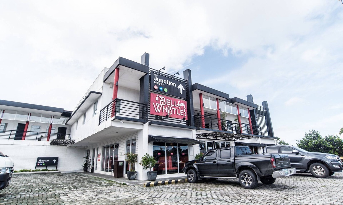 Tagaytay Hotel | Capital O 919 V&s Vianshe Hotel And Events Place