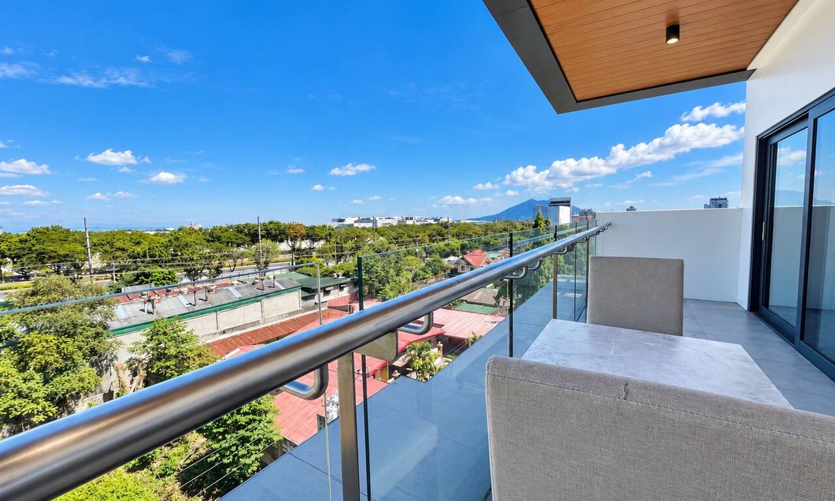 Malabanias Hotel | Capitol Hill Hotel and Suites