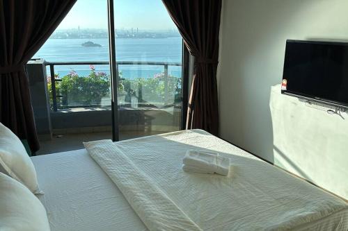 Gelang Patah Apartment | Carnelian Tower Hotel at ForestCity 4121 with WIFI