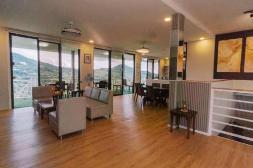 Cebu Villa | Carrot House 2