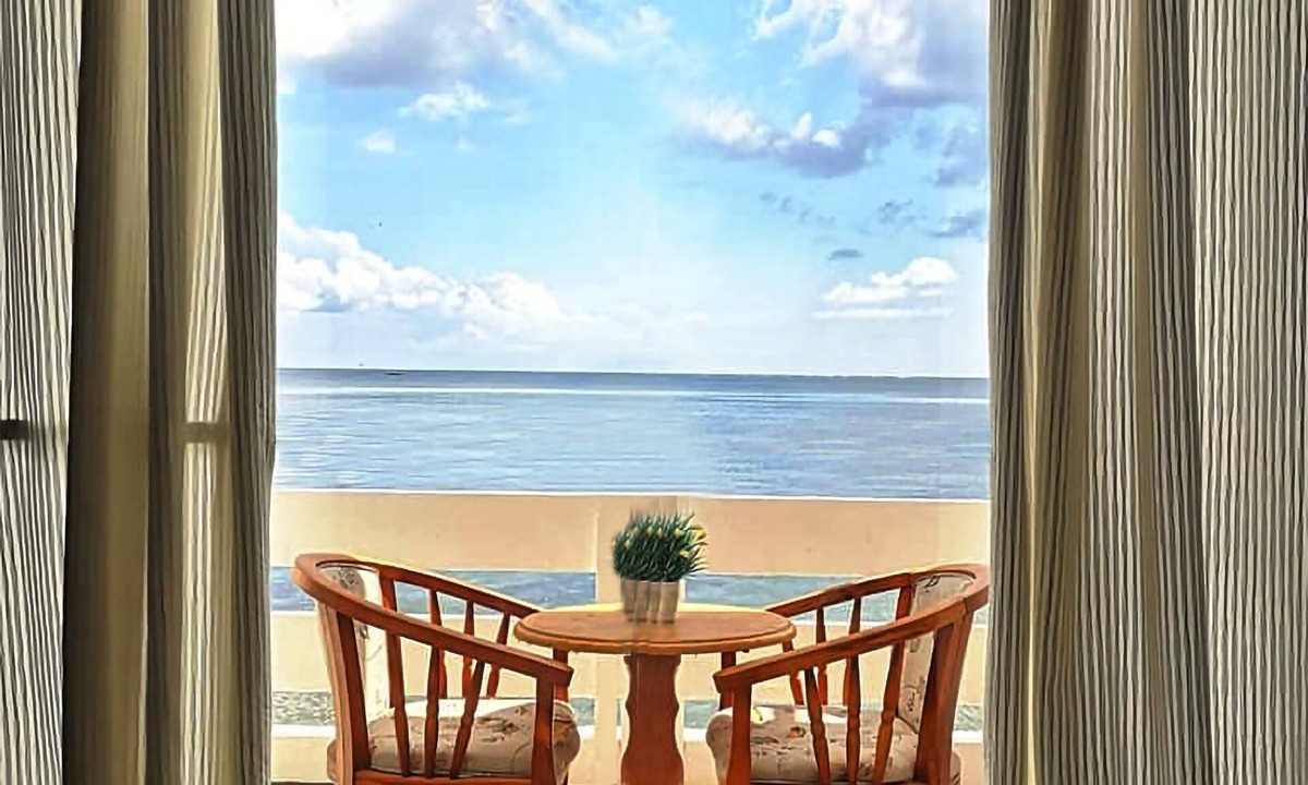 Bolinao Resort | Casa Almarenzo Bed & Breakfast
