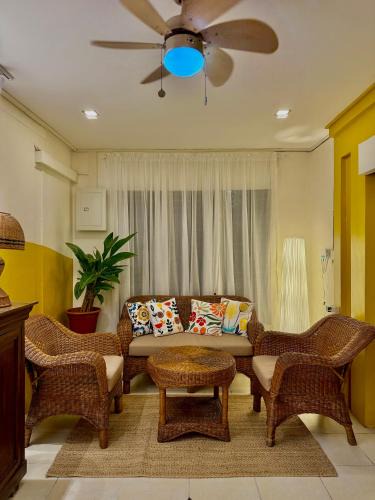San Juan House | Casa Lina-San Juan, La Union