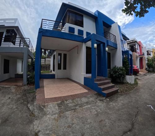 Dauis House | Casa Maria-River view -2 storey house