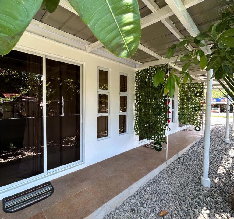 Dauis Apartment | CASA NiMaLou Little Barrio Studios