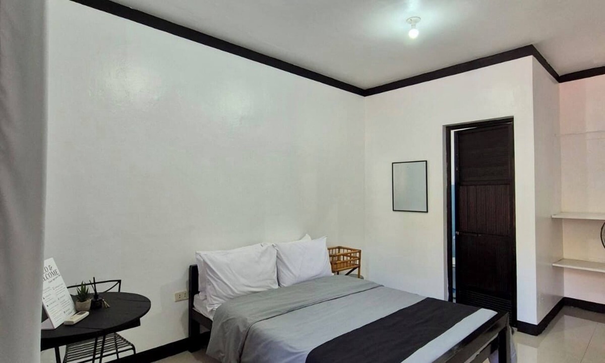 Coron Town Proper House | Casa Olivia