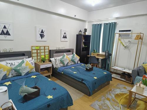 Trece Martires Hostel | Casa Verde Suite - Staycation