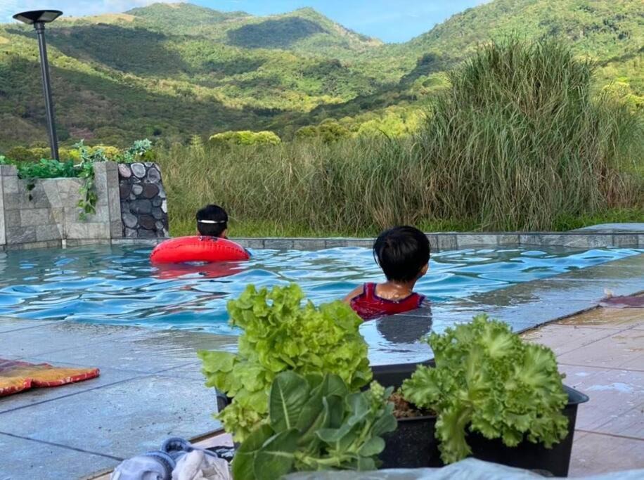 Jala-jala House | Casita Blanca Jala-Jala - Tiny House & Farm Stay