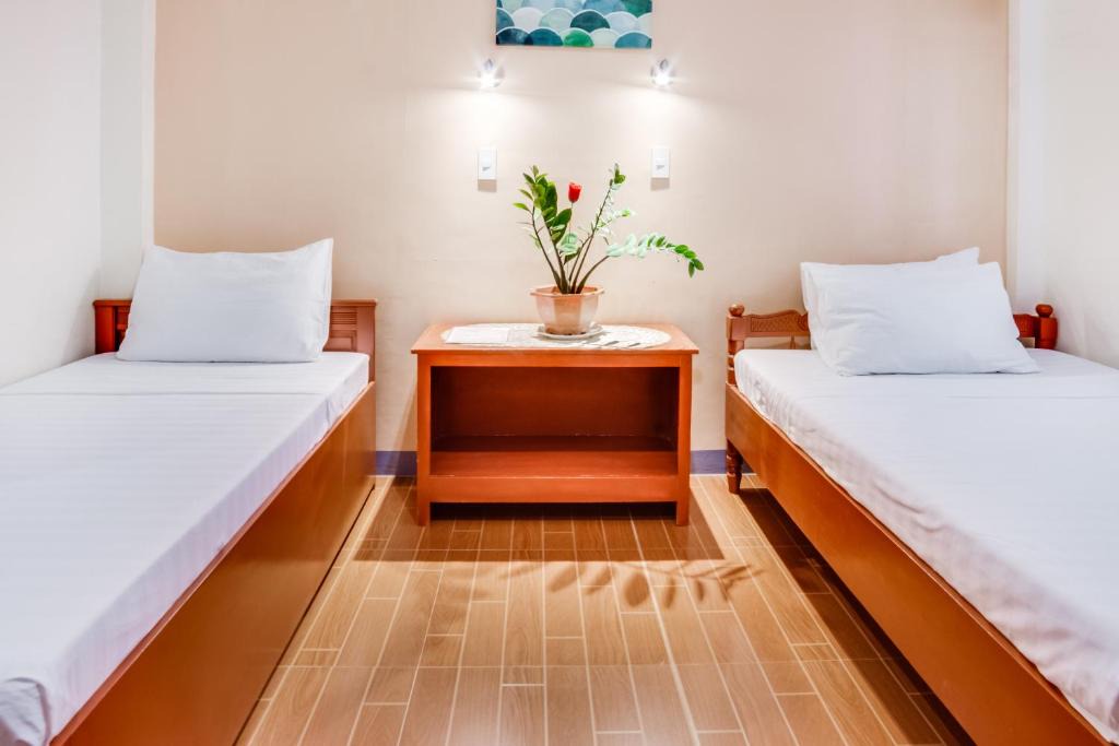 Pilar Bed & Breakfast | Cawit Resort and Cafe