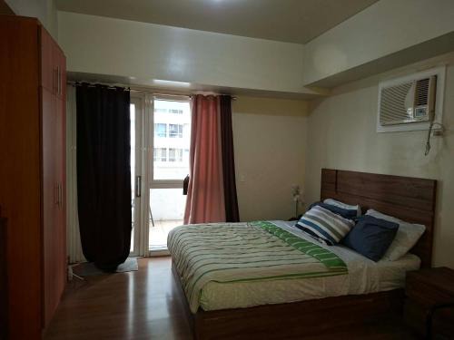 Santa Cruz Apartment | Celadon Tower- Studio with balcony near SM San Lazaro