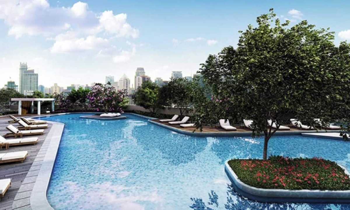 San Antonio Apartment | Central Makati Place with Queen bed and 55 inch SMART TV