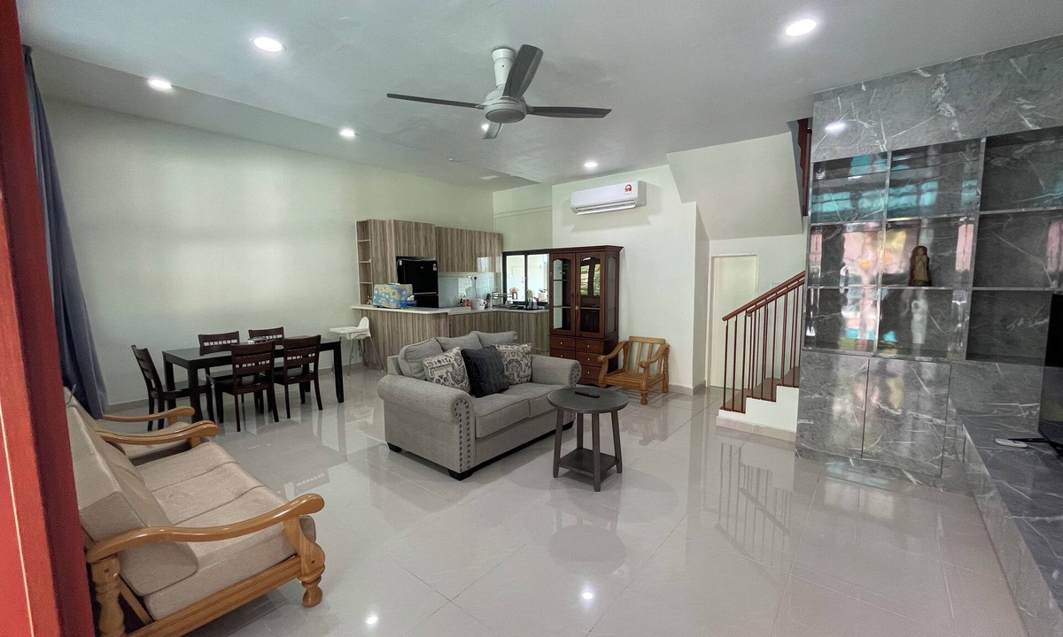 Kota Kinabalu Villa | Charming 2-bedroom Pool Villa with Swimming Pool & Gym Right At Your Front