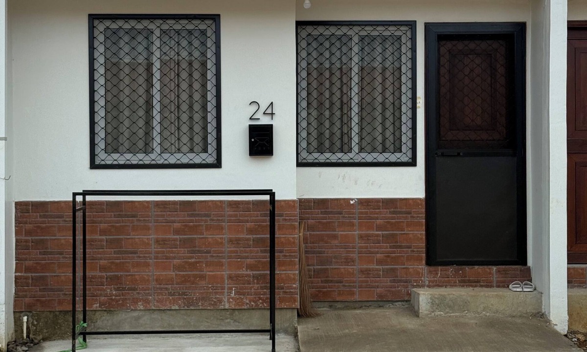 Ormoc House | Charming 2-bedroom bungalow in serene Ormoc City with AC