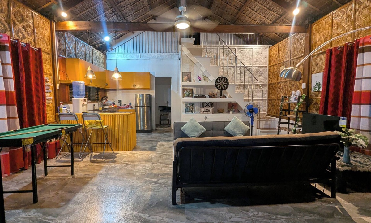Dumaguete House | Charming 2-bedroom beach house with AC, WiFi in delightful Bacong