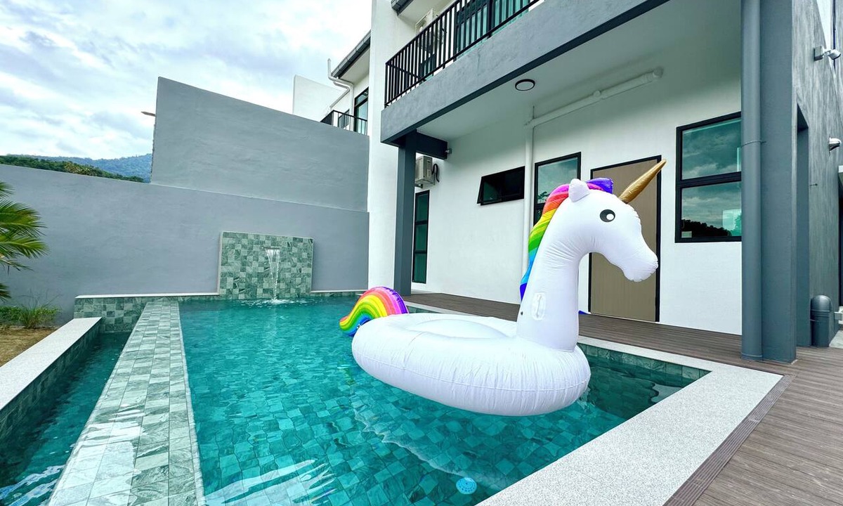Langkawi House | Charming 4-bedroom house with WiFi and AC in lovely Langkawi