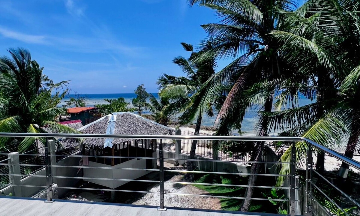 Boljoon House | Charming newly constructed 2 bedroom beach house with AC