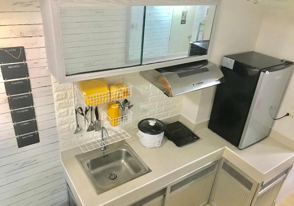 South Triangle Apartment | Chic, Clean Unit near Abs-Cbn @ Mplace
