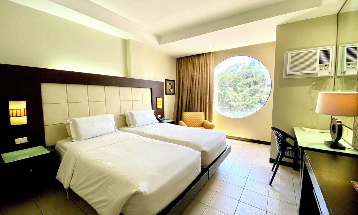 Bacolod Hotel | Circle Inn - Hotel & Suites