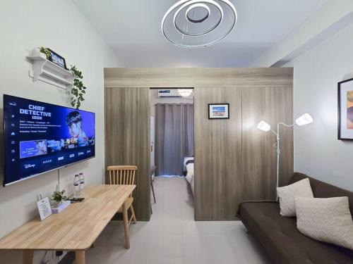 Highway Hills Apartment | Citispace 1BR Condotel Suite at FAME Residences #FM30A