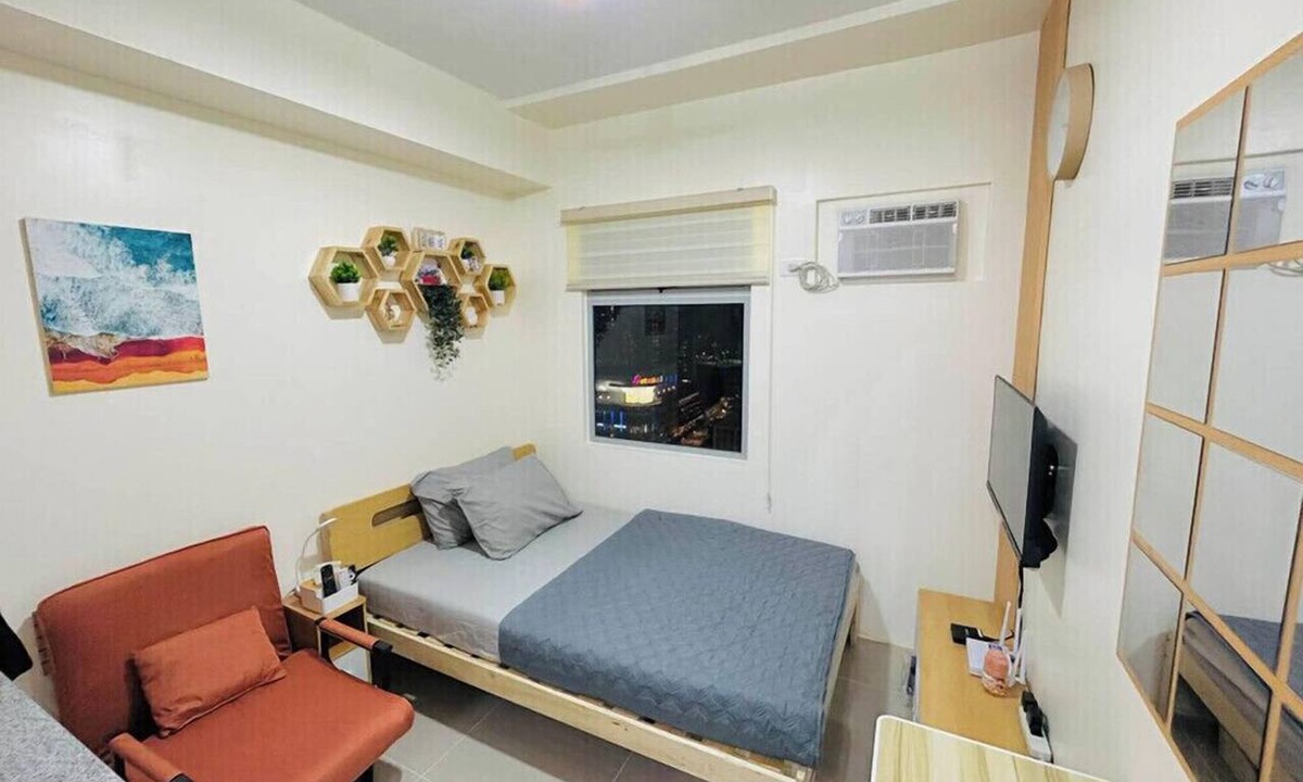 Cubao Apartment | City Comfort at Urban Deca Towers Cubao