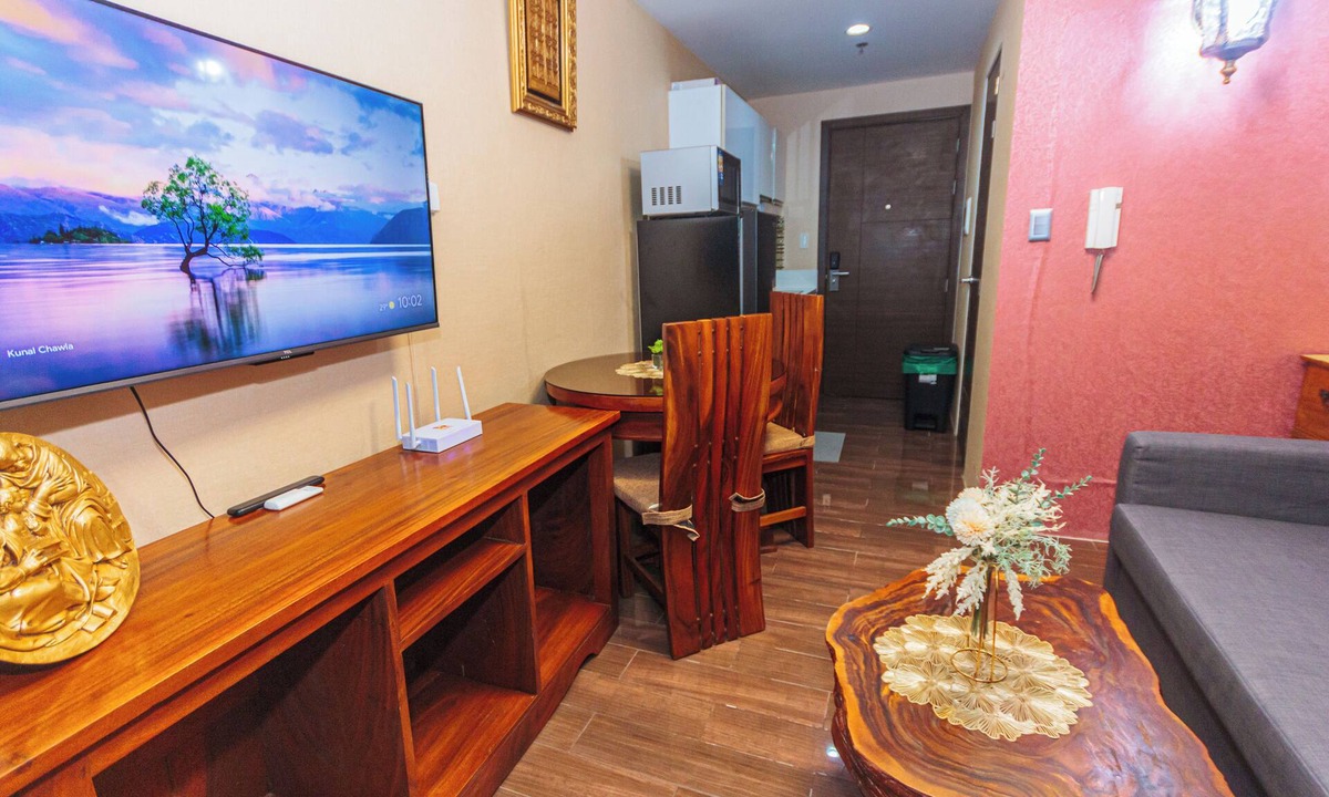 San Antonio Apartment | Cloud Nine Makati Air Stylish Condo Pool Gym, Netflix & Fast Wi-Fi 300 MB 1703