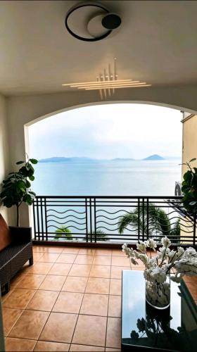 Talisay Apartment | Club Balai Isabel Front Taal Lake & Volcano View
