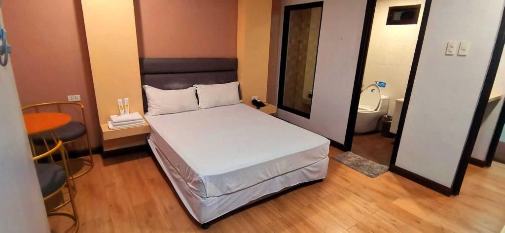 Angeles City Hotel | Collection O Drive Inn Motel