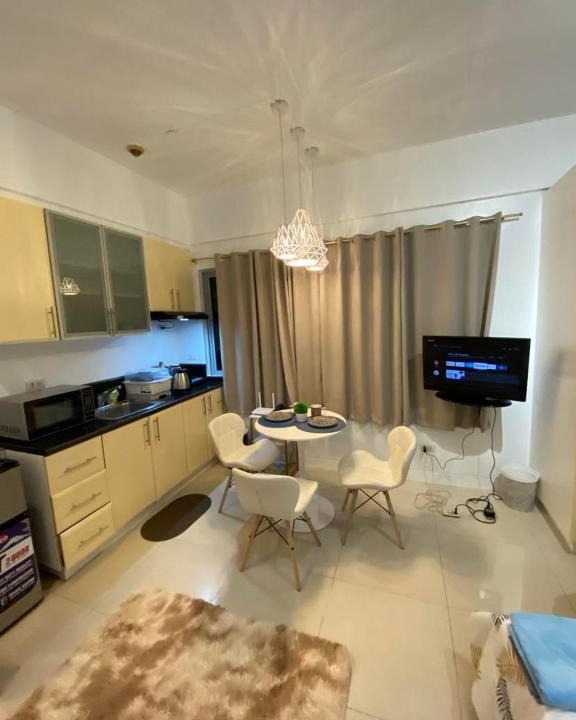 Pinagsama Apartment | Comfy Artsy Studio in BGC