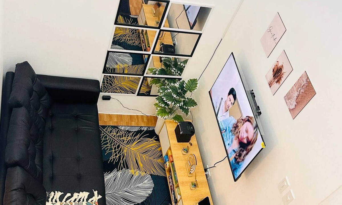 Malamig Condo | Comfy Loft 2BR&2TB condo with Netflix-Karaoke-Pool beside BONI EDSA-MRT Station