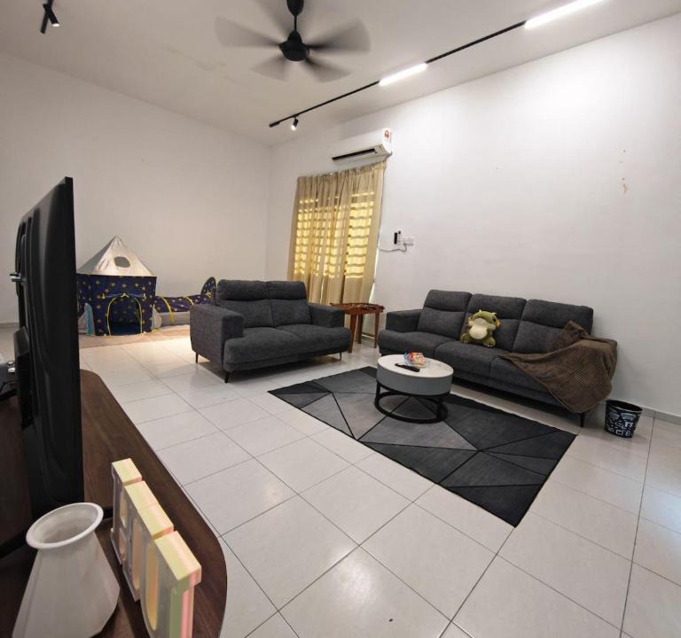 Kuantan House | Comfy Putra Pinggiran Homestay 4BR Kuantan 16 pax