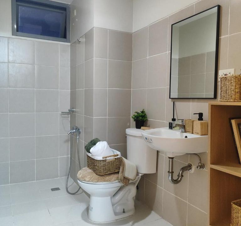 New Manila Apartment | Condo Daily Weekly Rent St Lukes QC 1BR 2BR Pool Gym