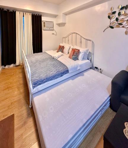 Barangay 670 Apartment | Condo in 8 ADRIATICO for Short-stay near UP Manila St Lukes & US Embassy