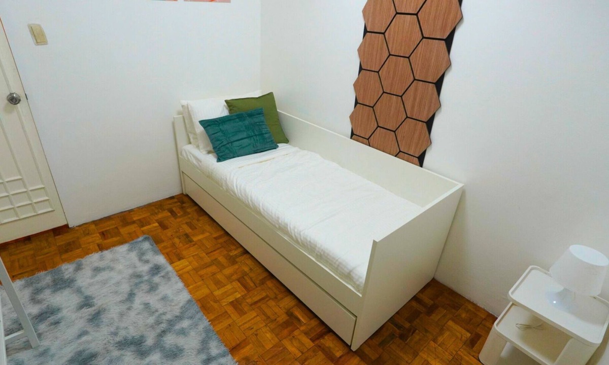 Loyola Heights Condo | Condo in Quezon City - 2 Bedroom - Fully Air-condition